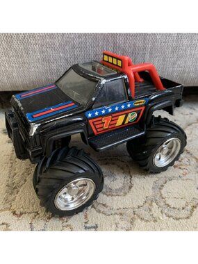 Vintage Remco Toys BIG 4x4 Truck 1987 Black Pick Up Monster Truck Castrol AS-IS